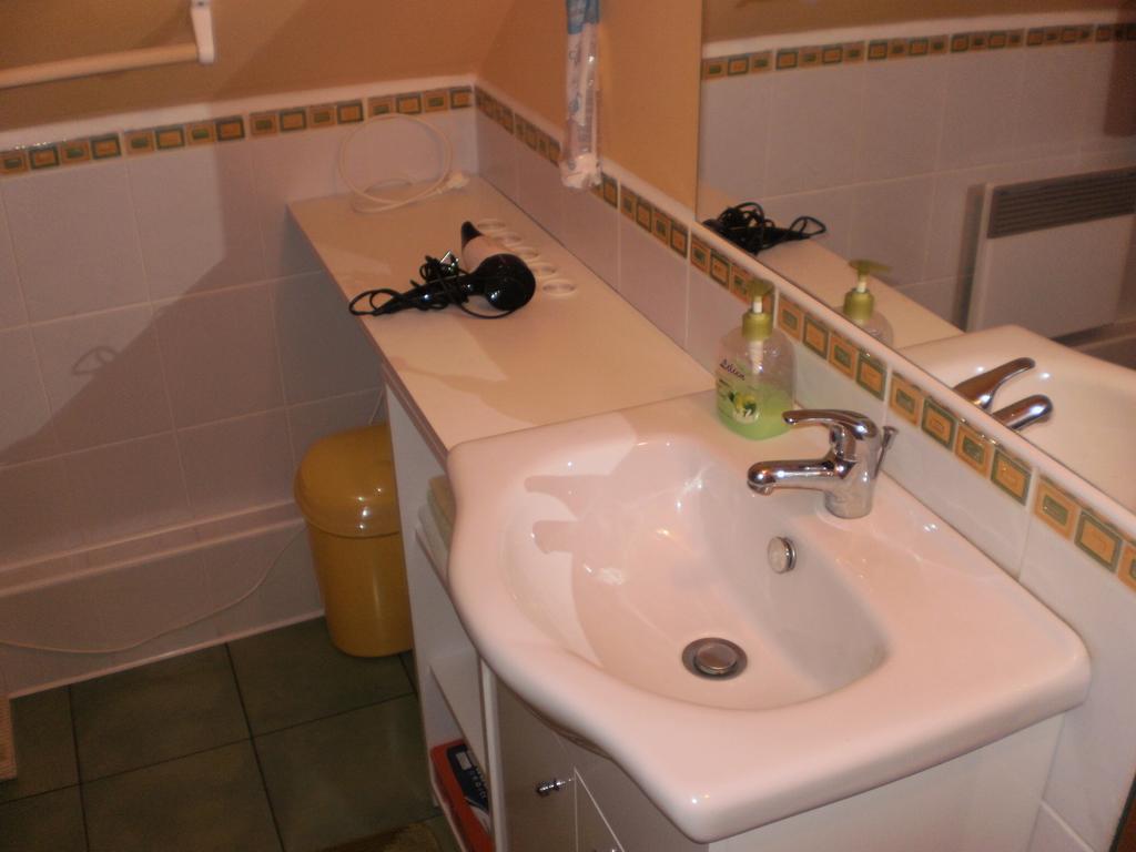 Privat Buk 100 Apartment Jindrichuv Hradec Luaran gambar